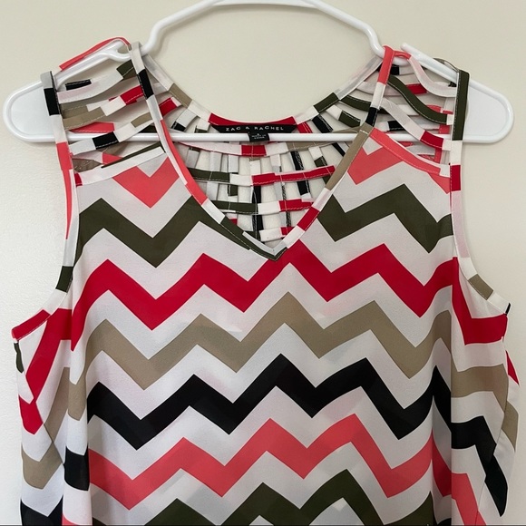7 Tops $25/ Zac& Rachel Chevron Sleeveless Blouse. Size Small - Picture 4 of 8